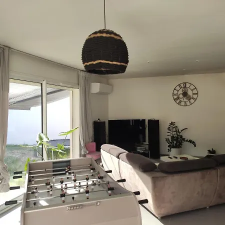 Friendly House And Setting For Families!!! Prázdninový dům *