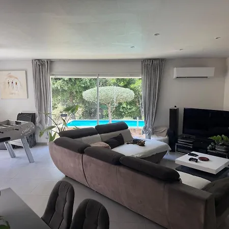 Friendly House And Setting For Families!!!