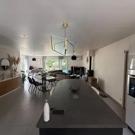 Friendly House And Setting For Families!!! *