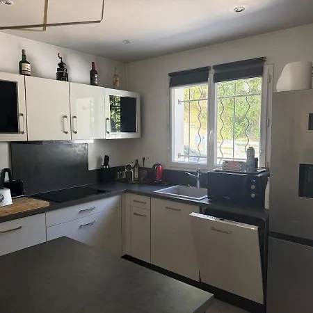 Friendly House And Setting For Families!!!