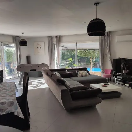 Friendly House And Setting For Families!!!